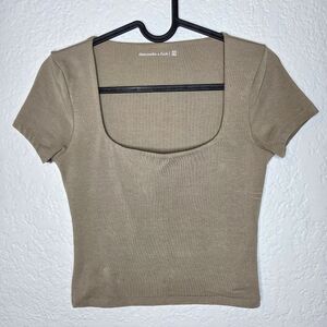 Abercrombie & Fitch Cropped Seamless Top Size XXS Short Sleeve Lighr Brown Shirt